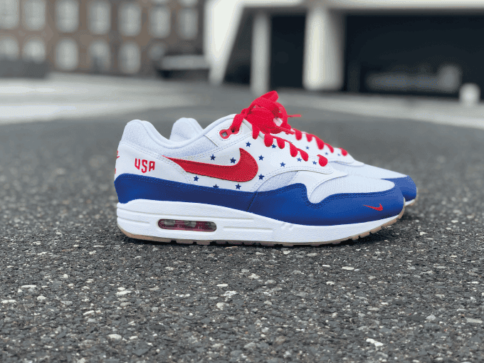 nike am1