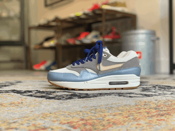 nike am1