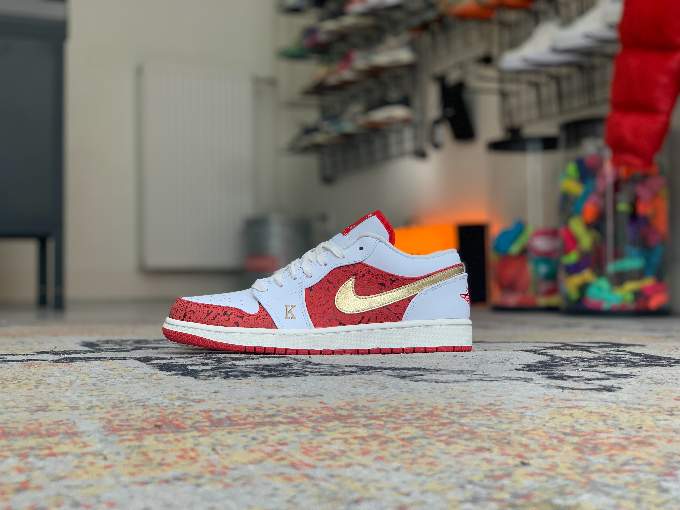 Nike Air Jordan 1 Low SE EU 44 – Fawlcustoms