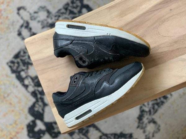 am1 wolf grey